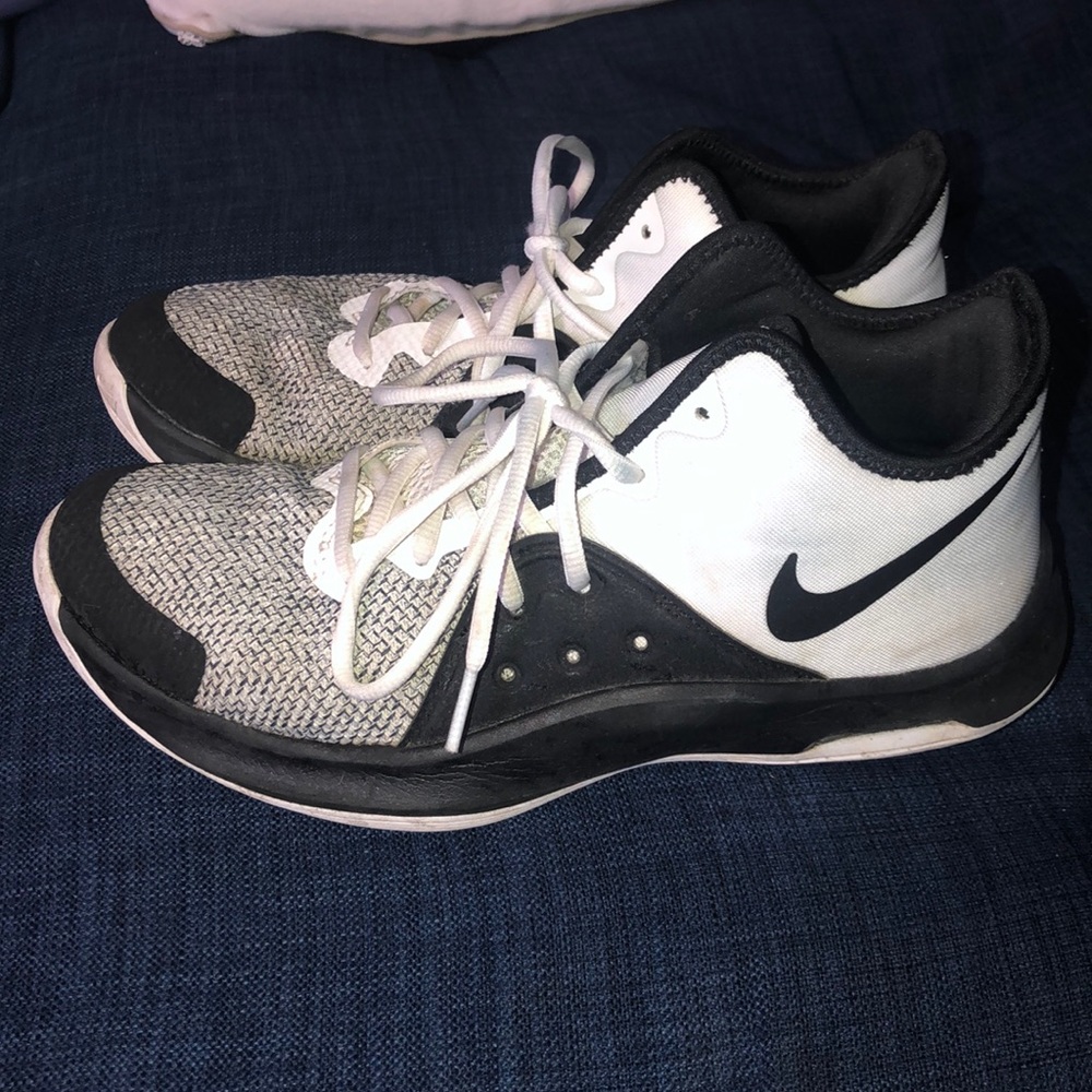 Nike Air Versitile III Shoes